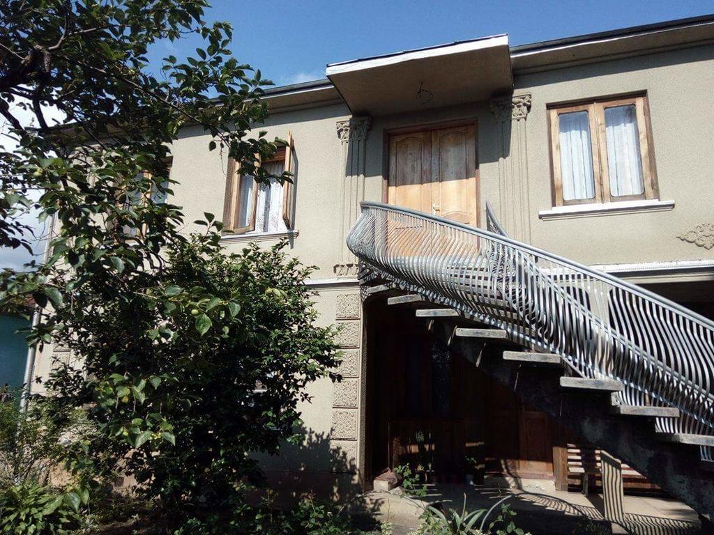 Savanna House Jvari エクステリア 写真