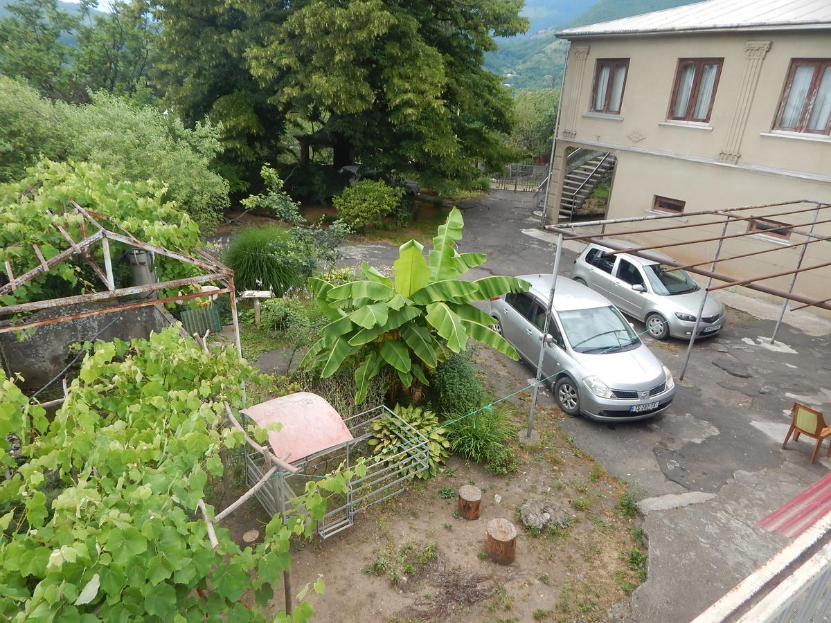 Savanna House Jvari エクステリア 写真